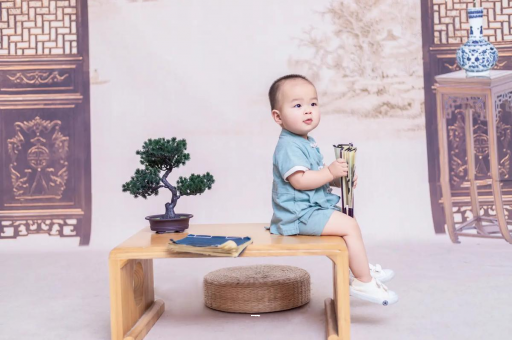 伊川孕妇几个月胸部变大